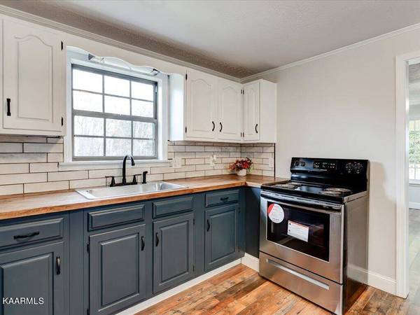 364 Tunnel LN, Greeneville, TN 37745