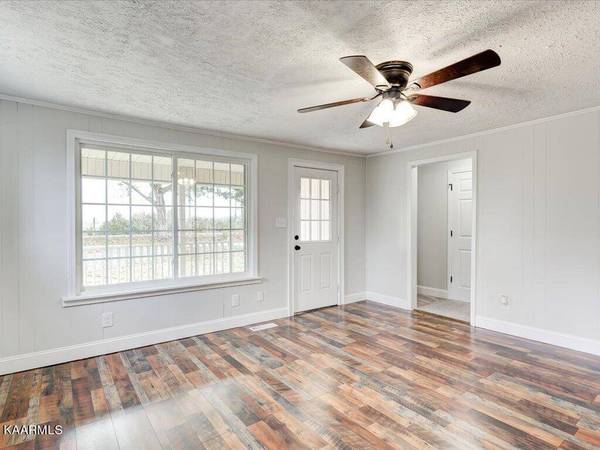 364 Tunnel LN, Greeneville, TN 37745