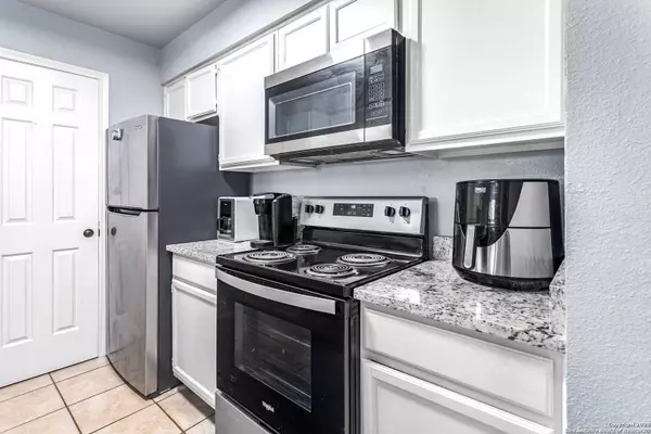 4212 MEDICAL DR UNIT 910, San Antonio, TX 78229-5388