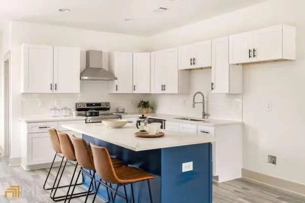 882 Woodmere DR NW, Atlanta, GA 30318