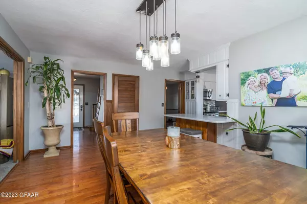 1642 8TH Street SE, East Grand Forks, MN 56721