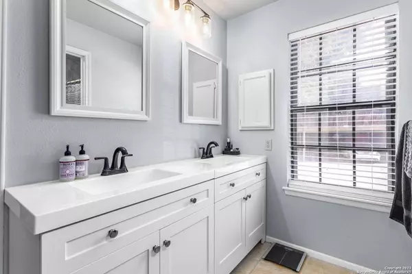 4212 MEDICAL DR UNIT 910, San Antonio, TX 78229-5388