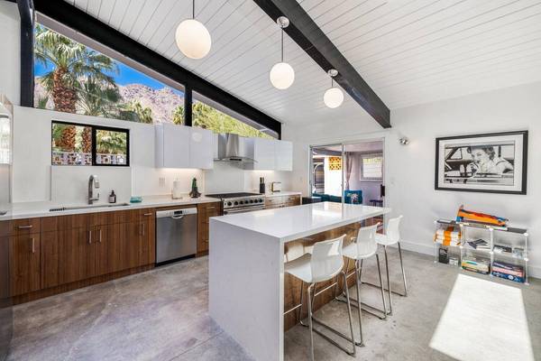 996 N Rose AVE, Palm Springs, CA 92262