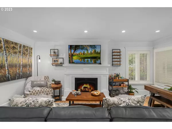 1268 SW MEADOW LN, Depoe Bay, OR 97341