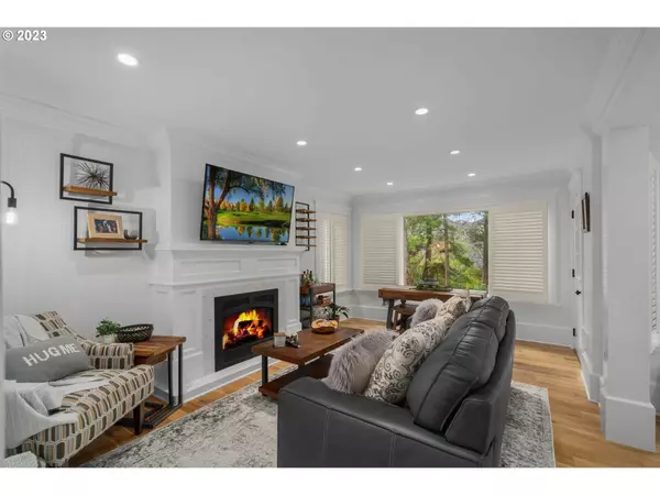 1268 SW MEADOW LN, Depoe Bay, OR 97341