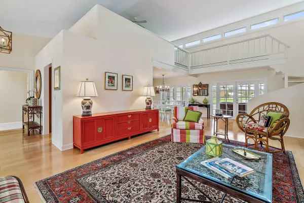 18289 SE Heritage DR, Tequesta, FL 33469