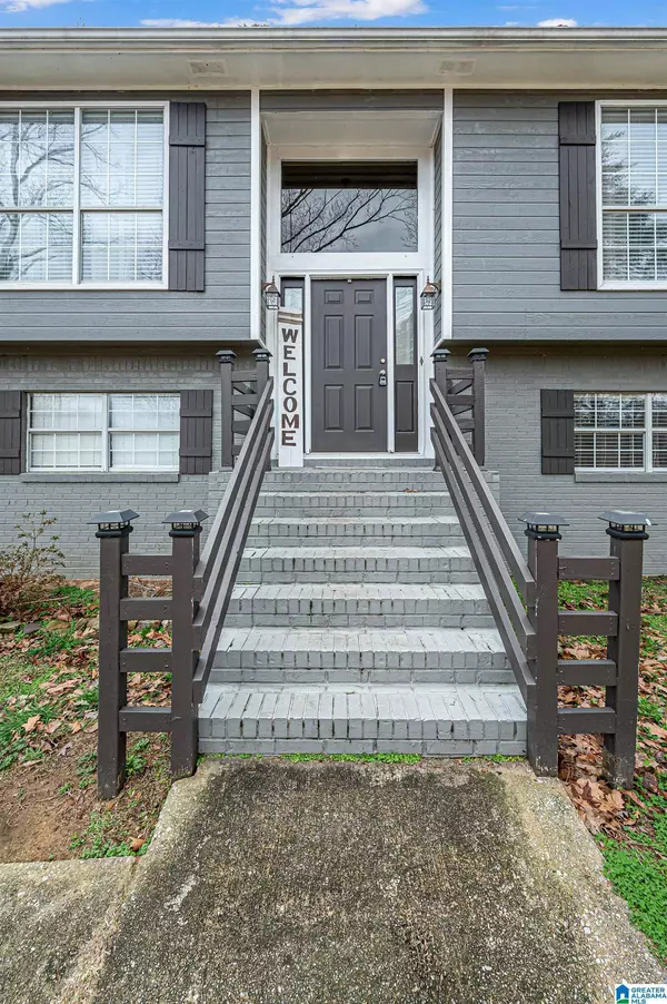 8281 BLUFF RIDGE ROAD, Bessemer, AL 35022