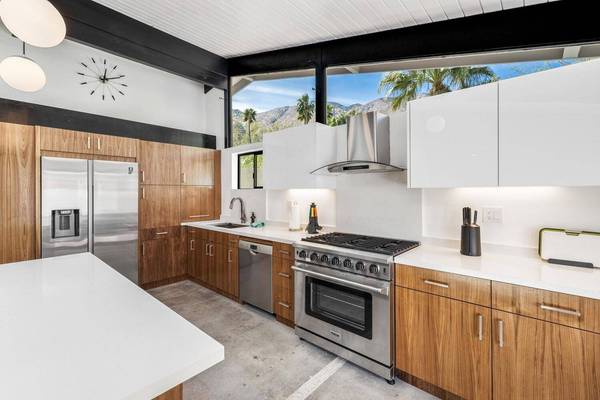 996 N Rose AVE, Palm Springs, CA 92262
