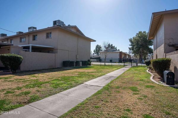 4344 W OCOTILLO Road, Glendale, AZ 85301