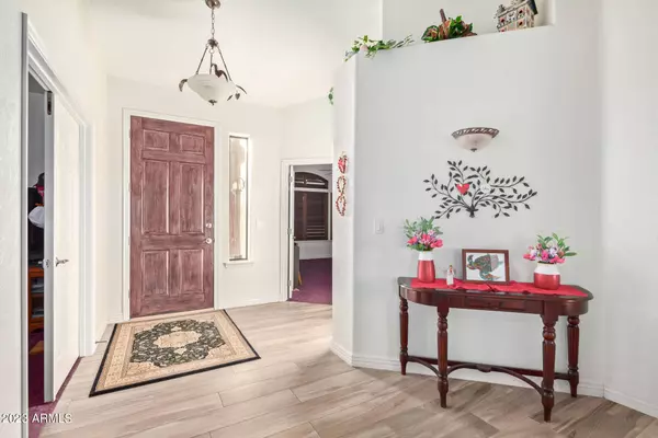 1015 N TOMAHAWK Road, Apache Junction, AZ 85119