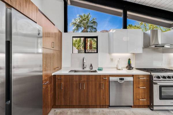 996 N Rose AVE, Palm Springs, CA 92262