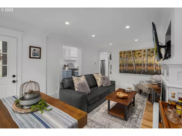 1268 SW MEADOW LN, Depoe Bay, OR 97341