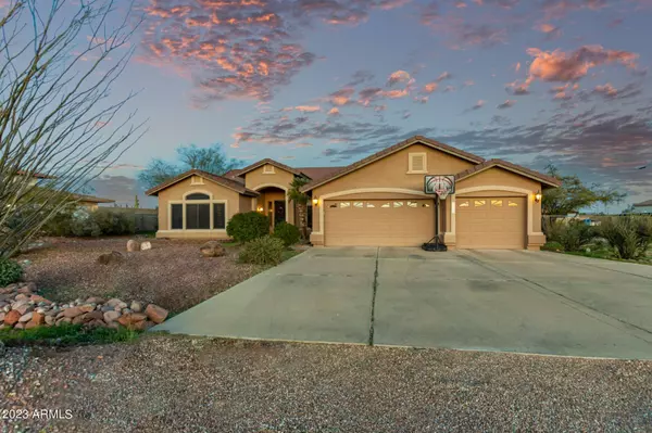 1015 N TOMAHAWK Road, Apache Junction, AZ 85119