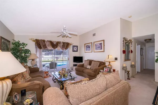 158 HIDDEN SPRINGS CIR, Kissimmee, FL 34743