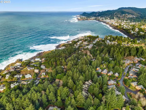 1268 SW MEADOW LN, Depoe Bay, OR 97341