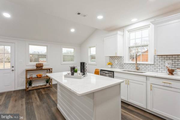 25412 LAFAYETTE DR, Rhoadesville, VA 22542