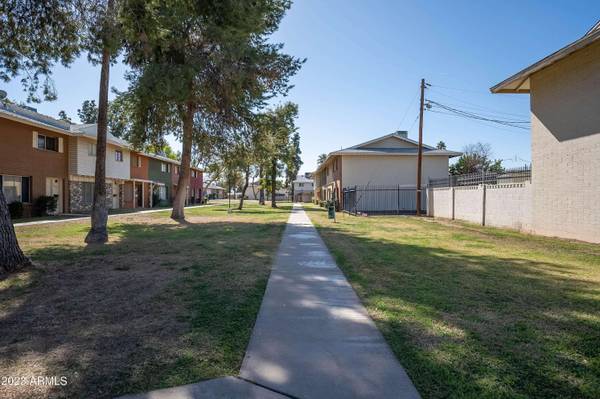 4344 W OCOTILLO Road, Glendale, AZ 85301