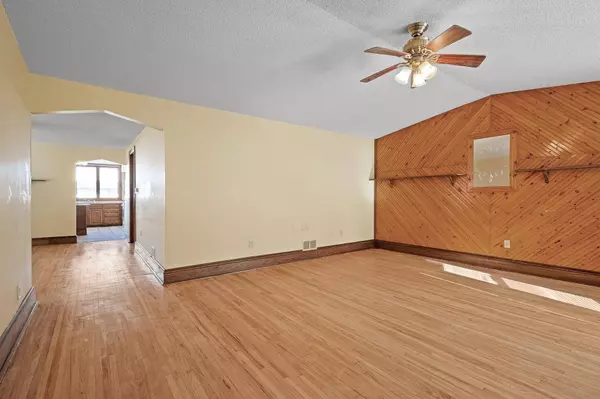 1319 Hewitt AVE, Saint Paul, MN 55104