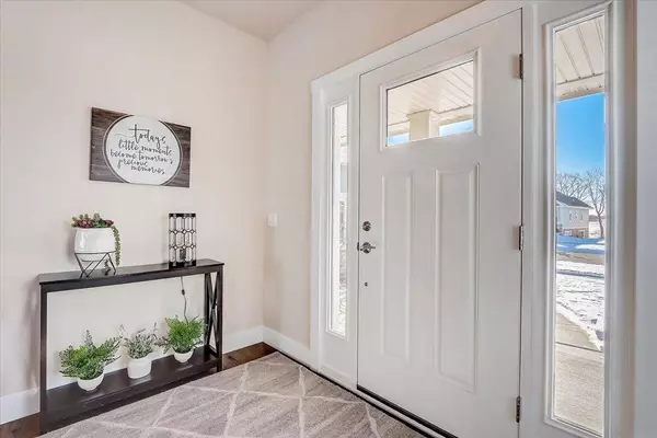 1211 Water Wheel Dr, Waunakee, WI 53597