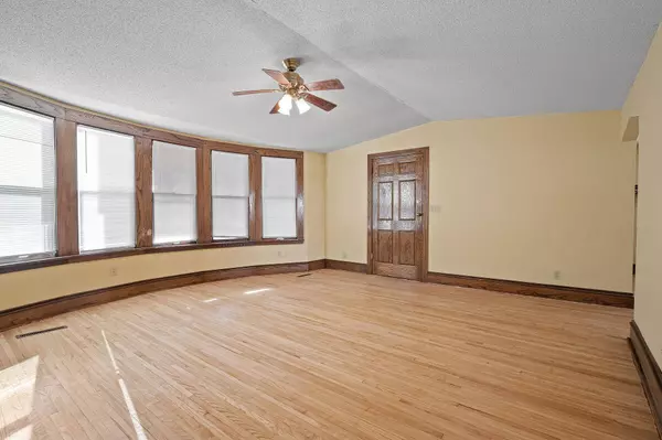 1319 Hewitt AVE, Saint Paul, MN 55104