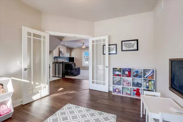 1211 Water Wheel Dr, Waunakee, WI 53597