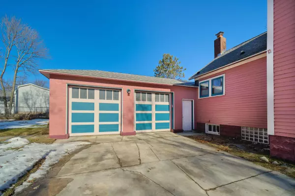 254 5th Avenue, Manistee, MI 49660