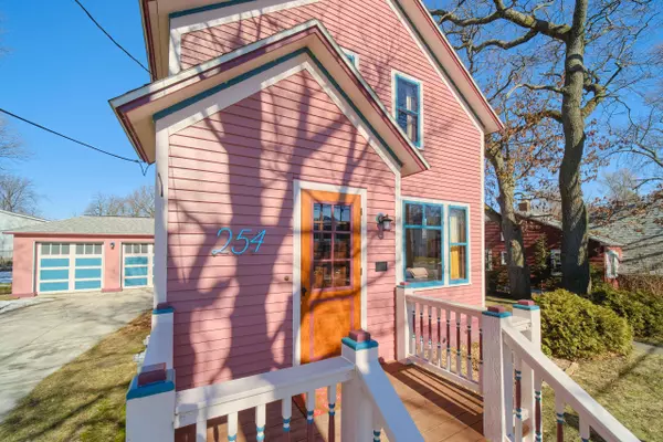 254 5th Avenue, Manistee, MI 49660