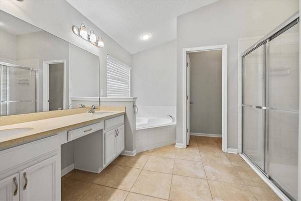 15927 BAINEBRIDGE Drive, Jacksonville, FL 32218