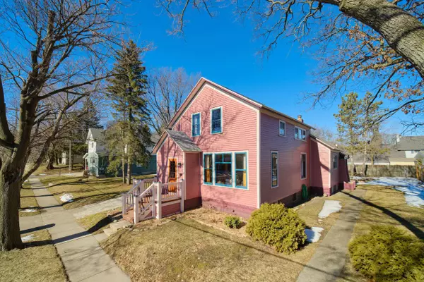 254 5th Avenue, Manistee, MI 49660