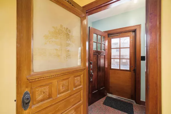 254 5th Avenue, Manistee, MI 49660