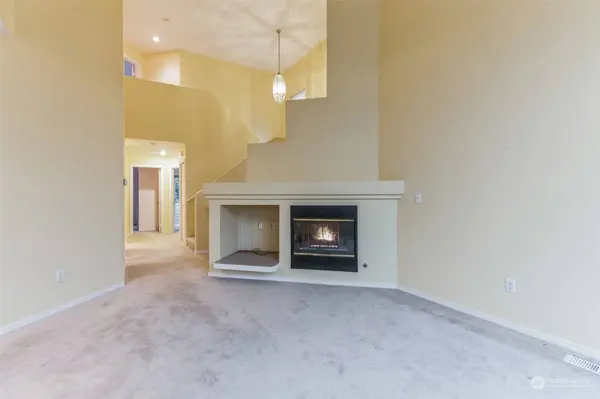 16709 Cobblestone DR, Lynnwood, WA 98037