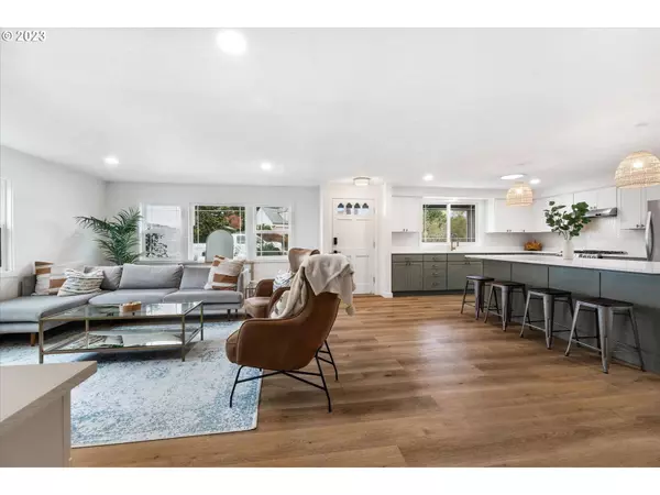 5924 SE DEWEY CT, Milwaukie, OR 97222