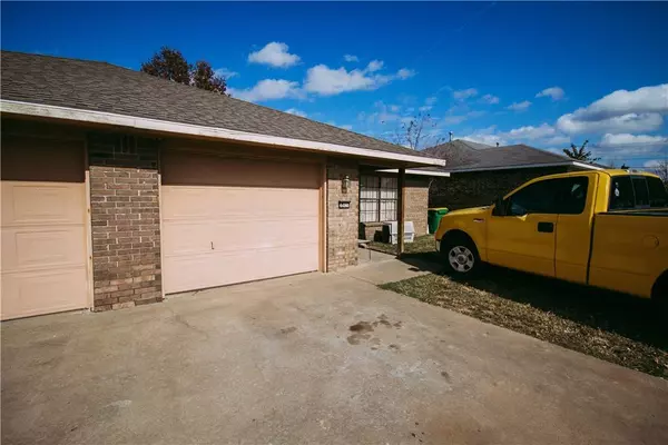 3242 Stagecoach Avenue #A & B, Springdale, AR 72764