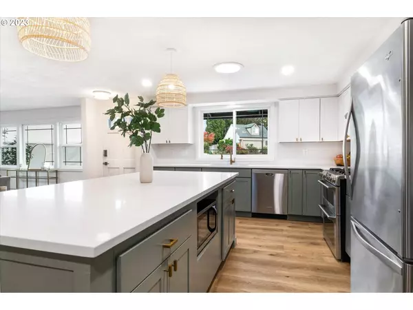 5924 SE DEWEY CT, Milwaukie, OR 97222