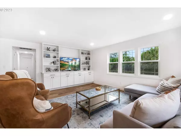 5924 SE DEWEY CT, Milwaukie, OR 97222