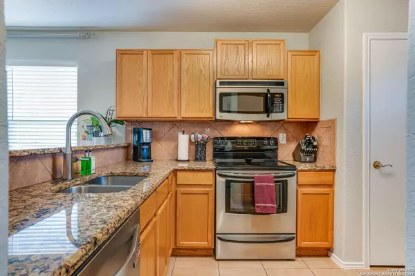 7707 SOUTHERLAND, San Antonio, TX 78250-7107