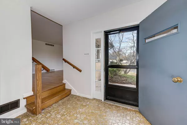 406 SARATOGA DR, Cherry Hill, NJ 08002