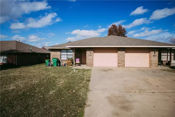 3242 Stagecoach Avenue #A & B, Springdale, AR 72764
