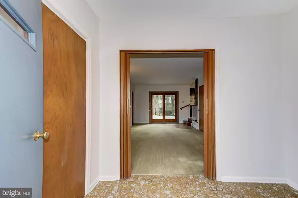 406 SARATOGA DR, Cherry Hill, NJ 08002