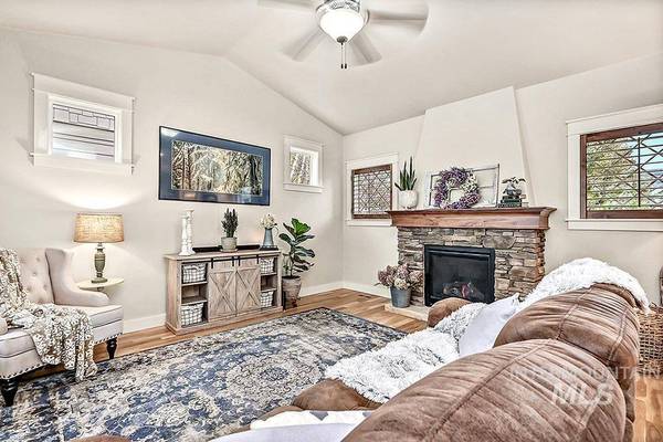 11318 W Kuhnen Dr, Boise, ID 83709