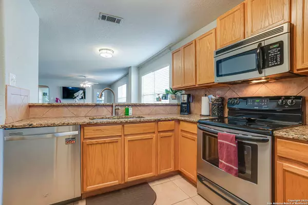 7707 SOUTHERLAND, San Antonio, TX 78250-7107