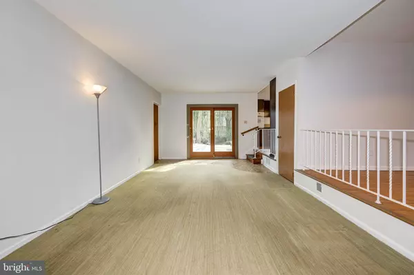 406 SARATOGA DR, Cherry Hill, NJ 08002