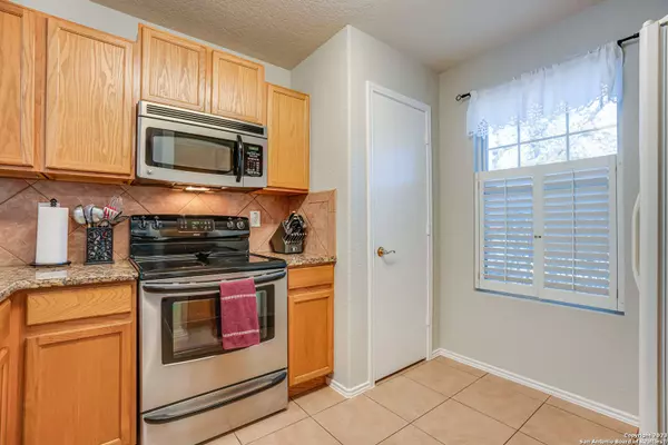 7707 SOUTHERLAND, San Antonio, TX 78250-7107