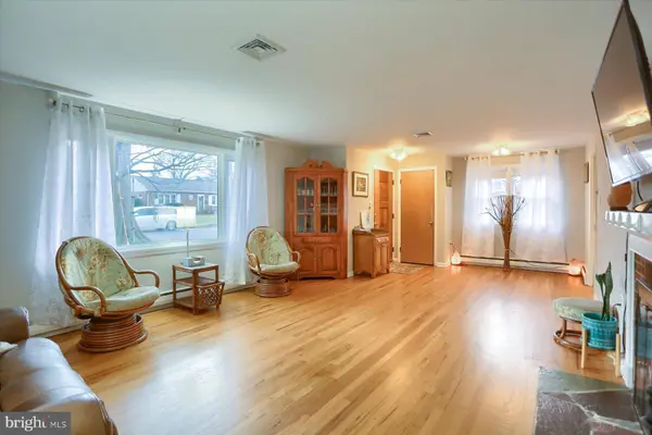 40 CENTER DR, Camp Hill, PA 17011