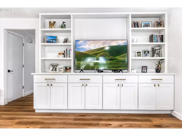 5924 SE DEWEY CT, Milwaukie, OR 97222