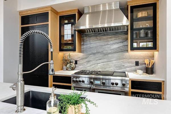 2526 W Rustic Forge St, Eagle, ID 83616