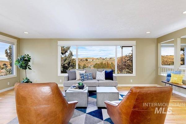 499 E Balmoral Rda, Boise, ID 83702