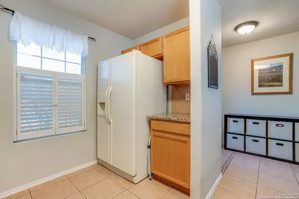 7707 SOUTHERLAND, San Antonio, TX 78250-7107