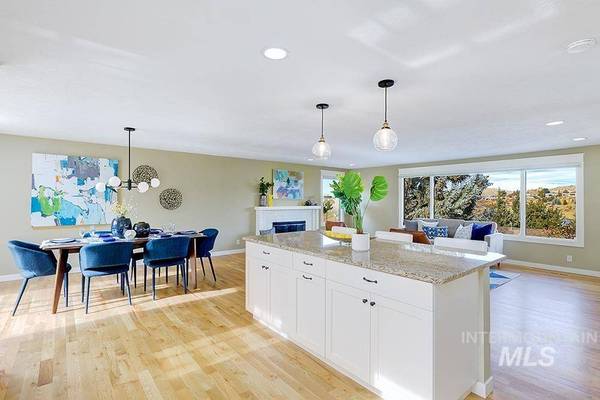 499 E Balmoral Rda, Boise, ID 83702