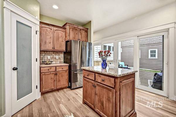 11318 W Kuhnen Dr, Boise, ID 83709